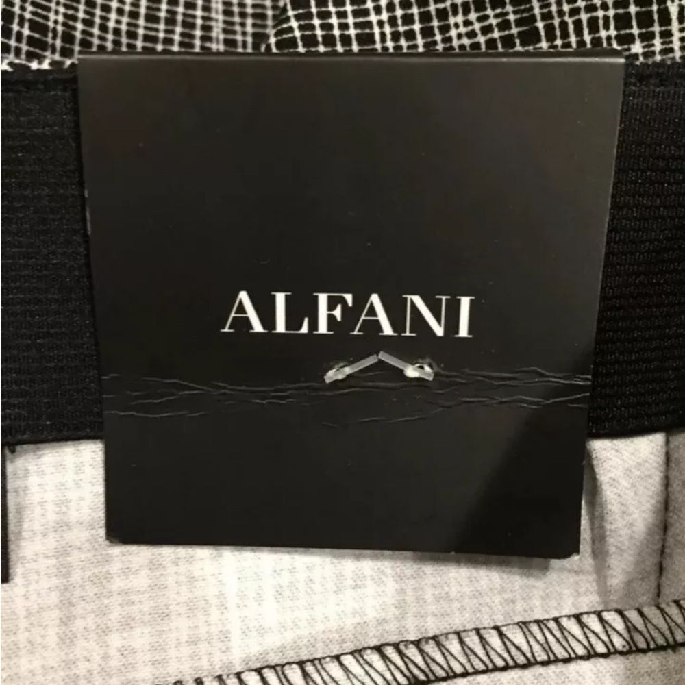 Alfani Bi-stretch Skinny Leg Comfort Waist Pants Black White. Size 10 NWOT - Picture 4 of 5